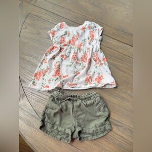 12-18mo girls Old Navy matching set. Floral tshirt and shorts